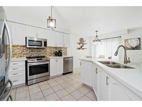 11 Redfinch Way, Brampton, ON - Indoor Photo Showing Kitchen With Stainless Steel Kitchen With Double Sink With Upgraded Kitchen