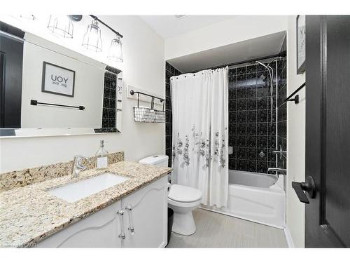 11 Redfinch Way, Brampton, ON - Indoor Photo Showing Bathroom
