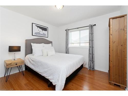 11 Redfinch Way, Brampton, ON - Indoor Photo Showing Bedroom