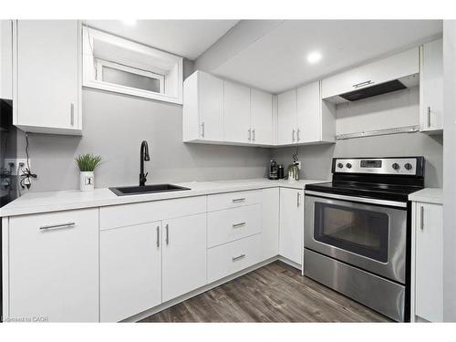 11 Redfinch Way, Brampton, ON - Indoor Photo Showing Kitchen