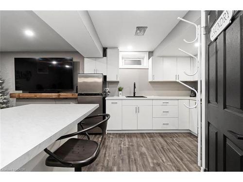 11 Redfinch Way, Brampton, ON - Indoor Photo Showing Kitchen