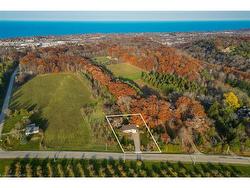 152 Ridge Road W Grimsby, ON L3M 4E7