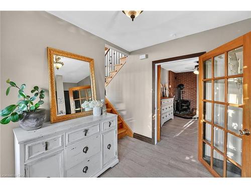 152 Ridge Road W, Grimsby, ON - Indoor Photo Showing Other Room