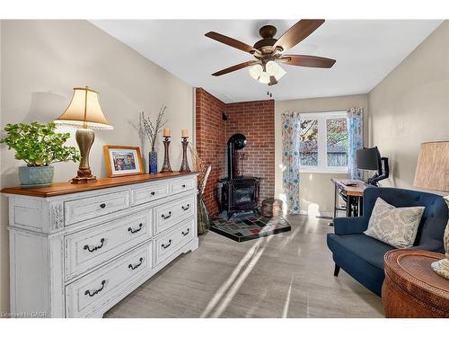 152 Ridge Road W, Grimsby, ON - Indoor With Fireplace