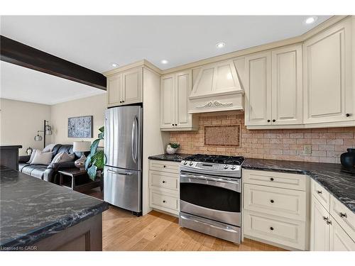 152 Ridge Road W, Grimsby, ON - Indoor Photo Showing Kitchen With Stainless Steel Kitchen
