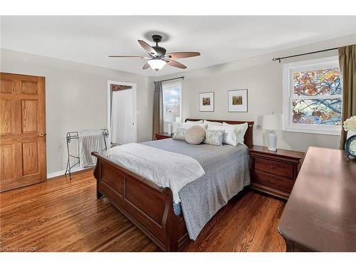 152 Ridge Road W, Grimsby, ON - Indoor Photo Showing Bedroom