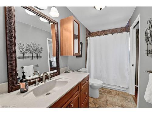 152 Ridge Road W, Grimsby, ON - Indoor Photo Showing Bathroom