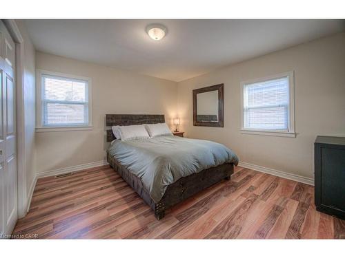 44 Jaffray Street, Cambridge, ON - Indoor Photo Showing Bedroom