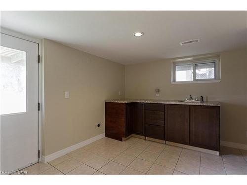 44 Jaffray Street, Cambridge, ON - Indoor Photo Showing Other Room