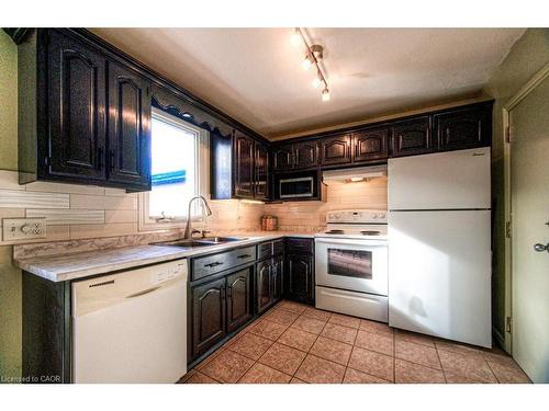 44 Jaffray Street, Cambridge, ON - Indoor Photo Showing Kitchen With Double Sink