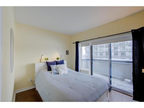 502-170 Water Street N, Cambridge, ON - Indoor Photo Showing Bedroom
