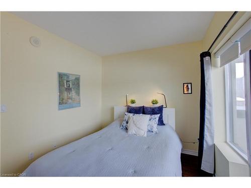 502-170 Water Street N, Cambridge, ON - Indoor Photo Showing Bedroom