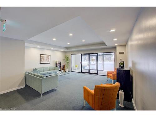 502-170 Water Street N, Cambridge, ON - Indoor Photo Showing Other Room