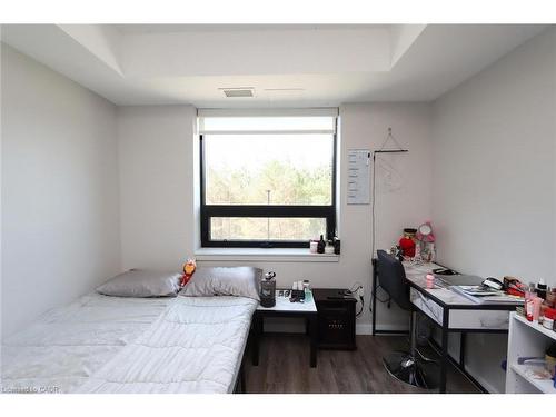 216-1291 Gordon Street, Guelph, ON - Indoor Photo Showing Bedroom