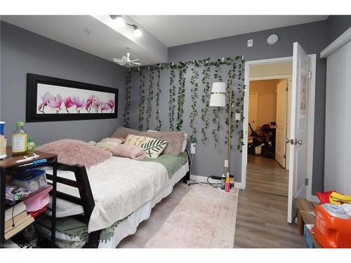 216-1291 Gordon Street, Guelph, ON - Indoor Photo Showing Bedroom