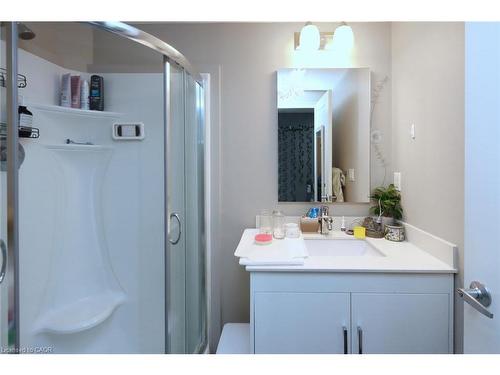 216-1291 Gordon Street, Guelph, ON - Indoor Photo Showing Bathroom
