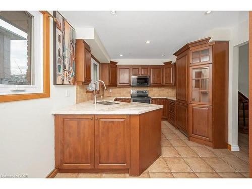 2523 Waterford Street, Oakville, ON - Indoor Photo Showing Kitchen
