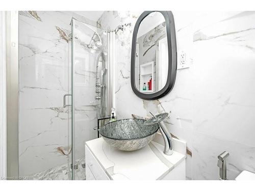 2523 Waterford Street, Oakville, ON - Indoor Photo Showing Bathroom