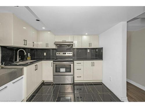 2523 Waterford Street, Oakville, ON - Indoor Photo Showing Kitchen