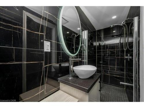 2523 Waterford Street, Oakville, ON - Indoor Photo Showing Other Room