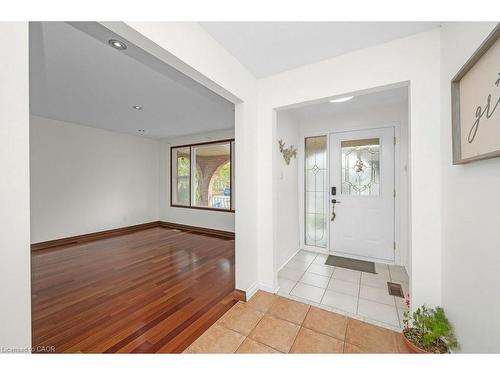 2523 Waterford Street, Oakville, ON - Indoor Photo Showing Other Room