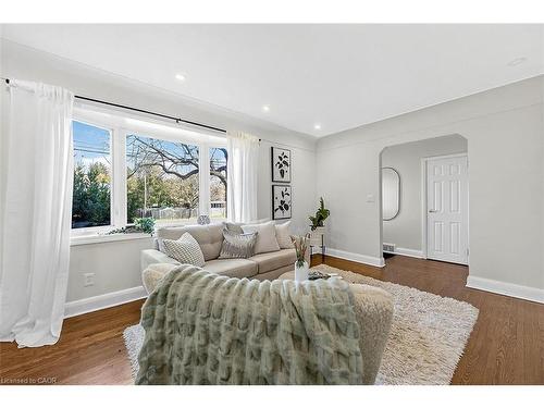 610 Guelph Line, Burlington, ON - Indoor