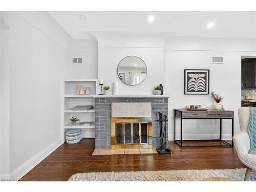 610 Guelph Line, Burlington, ON - Indoor With Fireplace