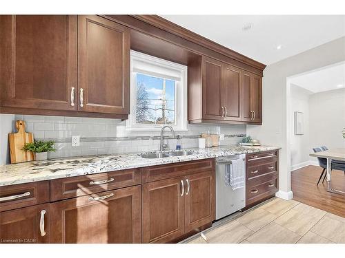 610 Guelph Line, Burlington, ON - Indoor Photo Showing Kitchen