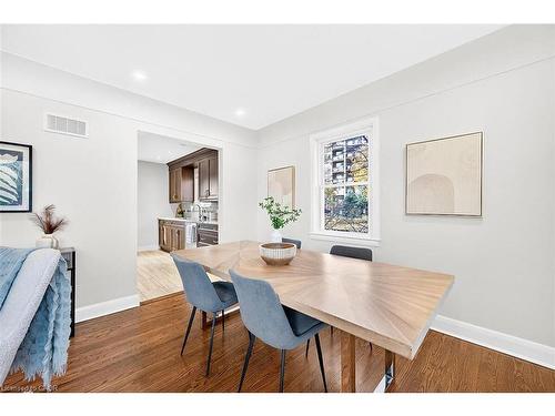 610 Guelph Line, Burlington, ON - Indoor Photo Showing Dining Room
