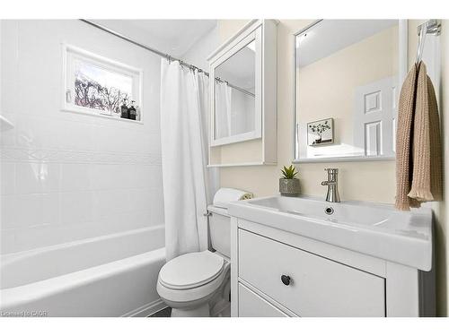610 Guelph Line, Burlington, ON - Indoor Photo Showing Bathroom