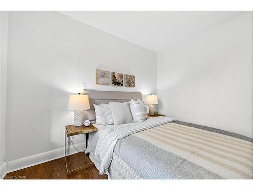 610 Guelph Line, Burlington, ON - Indoor Photo Showing Bedroom