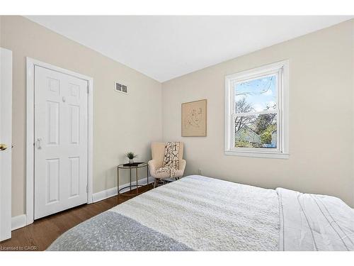610 Guelph Line, Burlington, ON - Indoor Photo Showing Bedroom