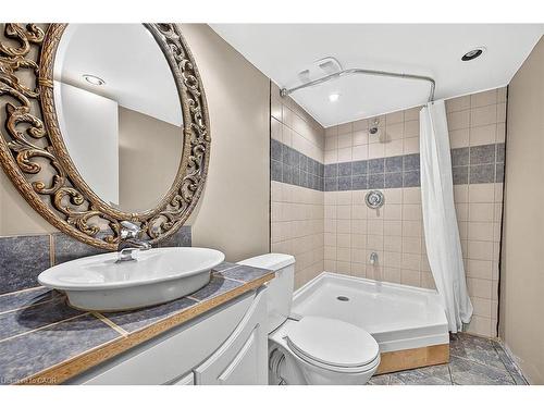 610 Guelph Line, Burlington, ON - Indoor Photo Showing Bathroom