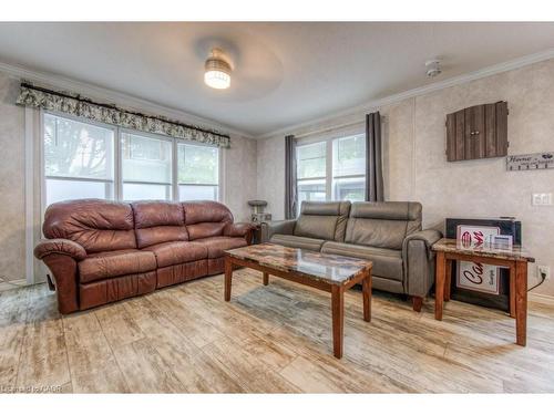 517-99 Fourth Concession Road, Burford, ON - Indoor Photo Showing Living Room
