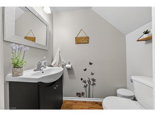 64-145 Rice Avenue, Hamilton, ON - Indoor Photo Showing Bathroom