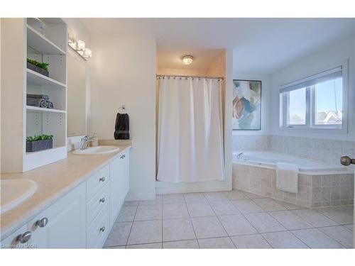 169 Falconridge Drive, Kitchener, ON - Indoor Photo Showing Bathroom