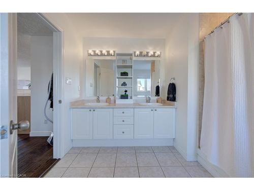 169 Falconridge Drive, Kitchener, ON - Indoor Photo Showing Bathroom