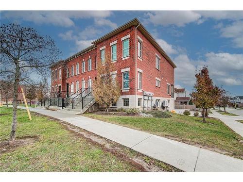 5-275 Max Becker Drive, Kitchener, ON - Outdoor