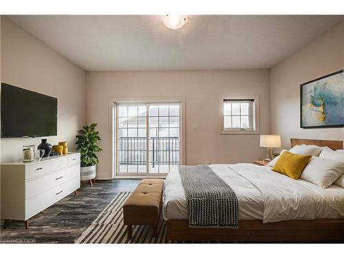 5-275 Max Becker Drive, Kitchener, ON - Indoor Photo Showing Bedroom