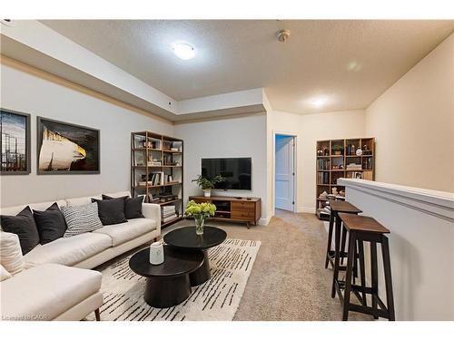 5-275 Max Becker Drive, Kitchener, ON - Indoor Photo Showing Living Room