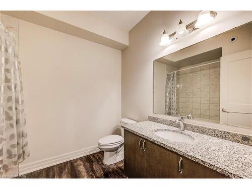 5-275 Max Becker Drive, Kitchener, ON - Indoor Photo Showing Bathroom