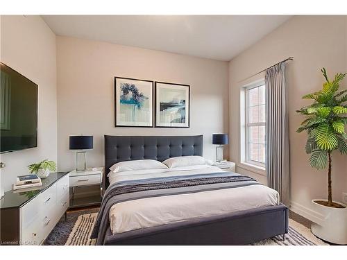 5-275 Max Becker Drive, Kitchener, ON - Indoor Photo Showing Bedroom