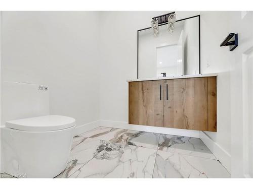 1 James Street, Melbourne, ON - Indoor Photo Showing Bathroom