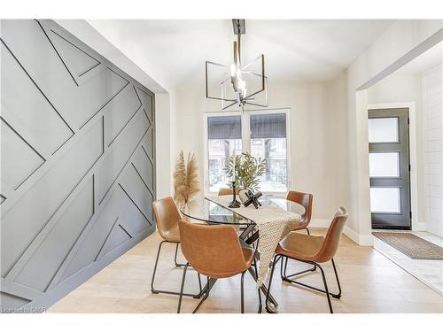 32 Cumberland Avenue, Hamilton, ON - Indoor Photo Showing Dining Room