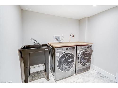 32 Cumberland Avenue, Hamilton, ON - Indoor Photo Showing Laundry Room