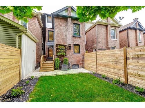 32 Cumberland Avenue, Hamilton, ON - Outdoor