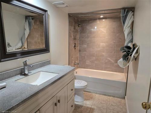548 Wasaga Crescent, Waterloo, ON - Indoor Photo Showing Bathroom