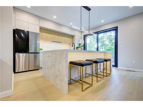 93 Oak Street, Cambridge, ON - Indoor Photo Showing Kitchen