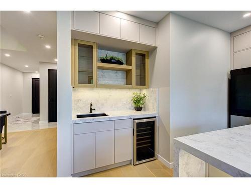 93 Oak Street, Cambridge, ON - Indoor Photo Showing Other Room