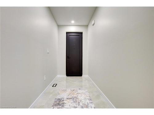 93 Oak Street, Cambridge, ON - Indoor Photo Showing Other Room